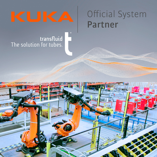 KUKA Industrieroboter in automatisierter Produktionszelle für Rohrbearbeitung und Fertigung.